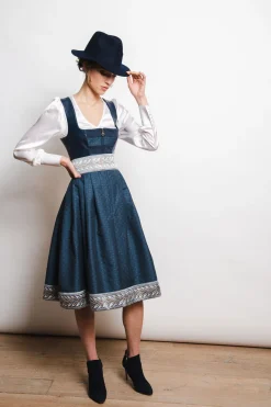 SPORTALM Dirndl*Dirndl aus Kunstleder und zusätzlichem Gürtel
