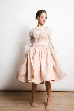 SPORTALM Dirndl*Dirndl mit schimmernder Schürze und zusätzlichem Gürtel
