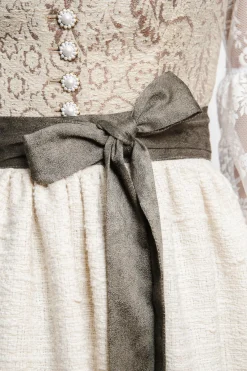 SPORTALM Dirndl*Seidendirndl mit Schürze und zusätzlichem Gürtel
